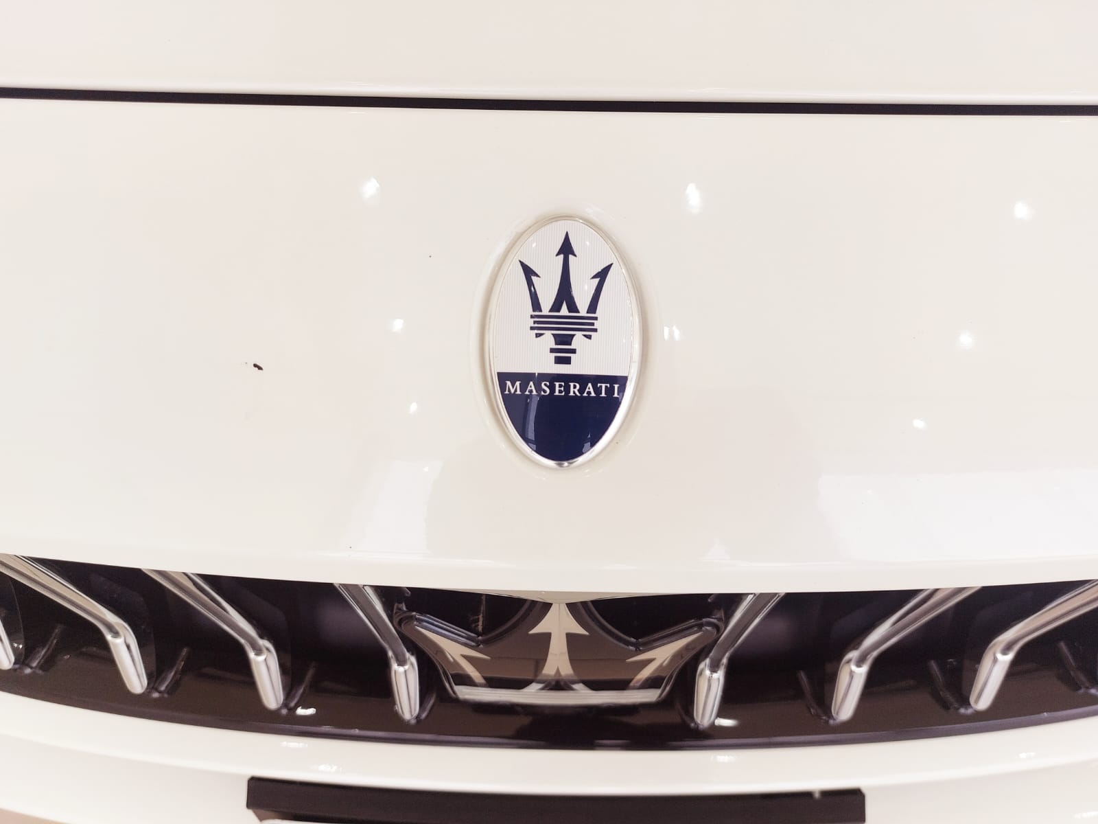 Maserati Ghibli full